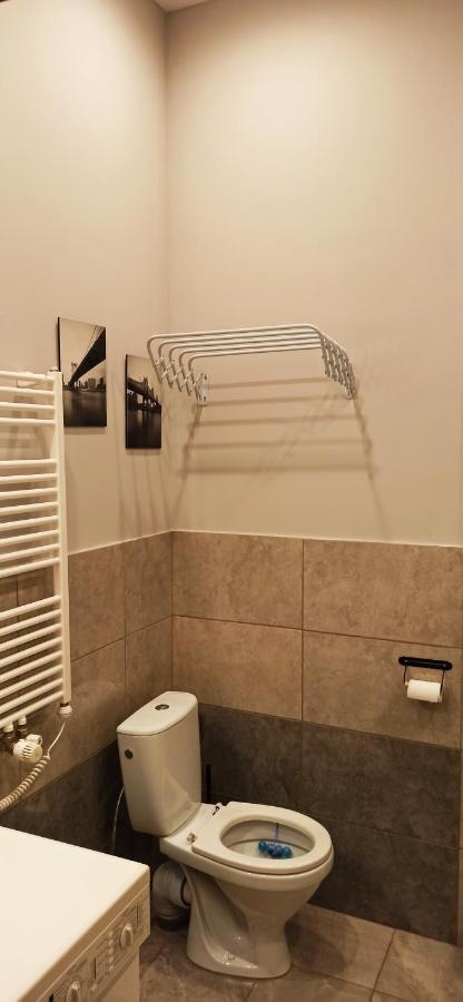 Studio Flat In A Historical XIX C. Building. Kaunas Buitenkant foto