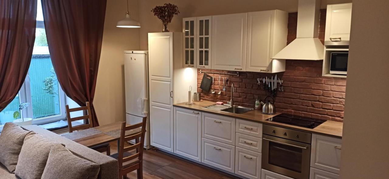Studio Flat In A Historical XIX C. Building. Kaunas Buitenkant foto